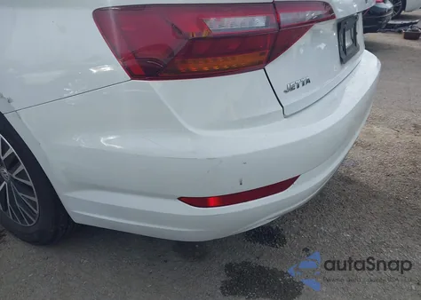 2019 Volkswagen Jetta 1.4T R-Line/1.4T S/1.4T Se z USA, uszkodzony, nr VIN 3VWC57BU2KM187536